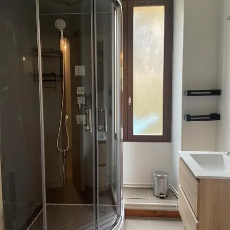 Superbe Appartement Face Au Chateau - 2 Chambres - Netflix/Canal+ Sedan Exterior foto